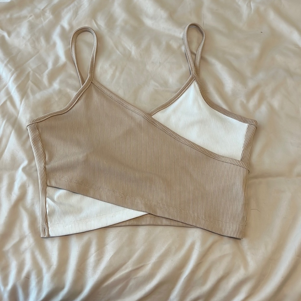 Tan/white crop tank top